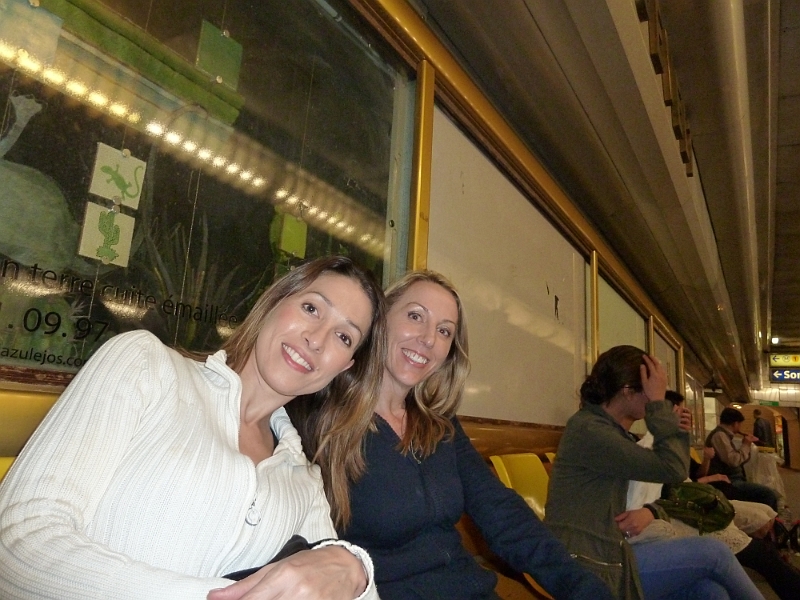 Jodie and Dale - Paris Metro - 2010.JPG